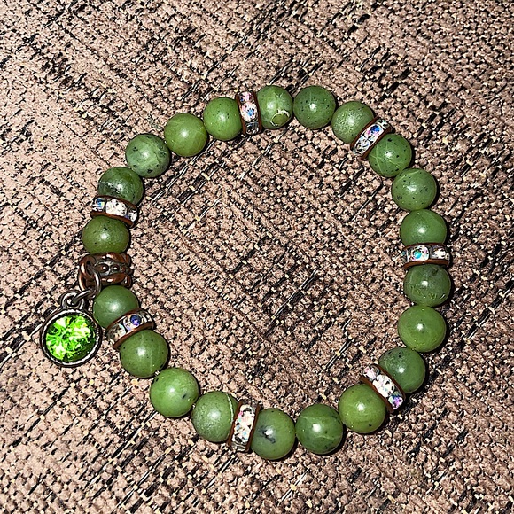 Selling jade bracelet. - Picture 2 of 2